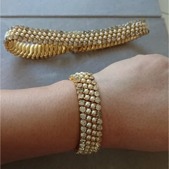 Double layer Crystals and faux pearls choker and bracelet set